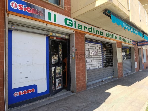 locale commerciale in vendita ad Anzio