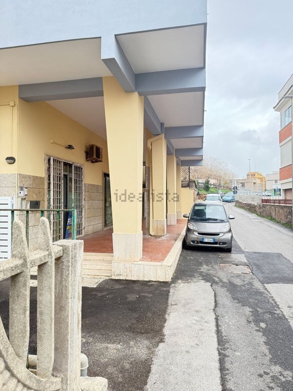 locale commerciale in vendita ad Anzio