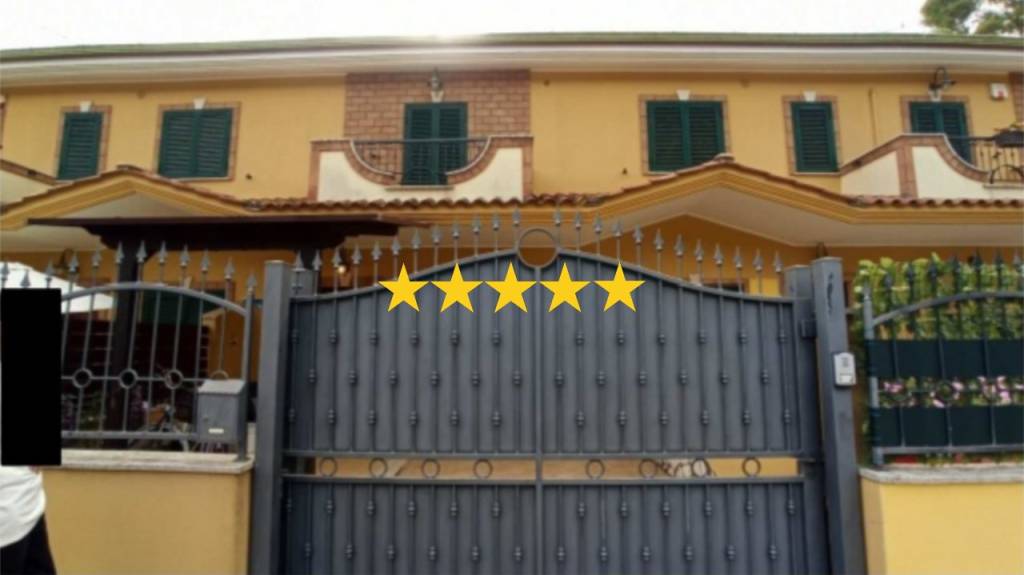 casa indipendente in vendita ad Anzio in zona Villa Claudia