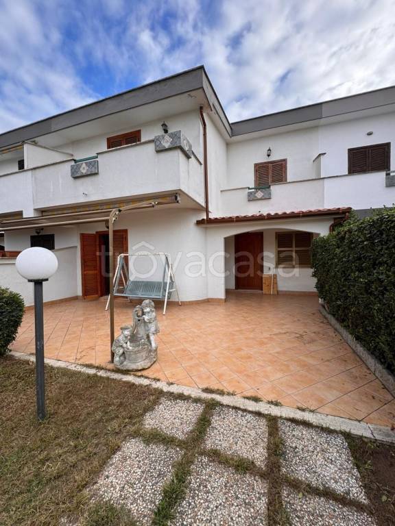 casa indipendente in vendita ad Anzio in zona Villa Claudia