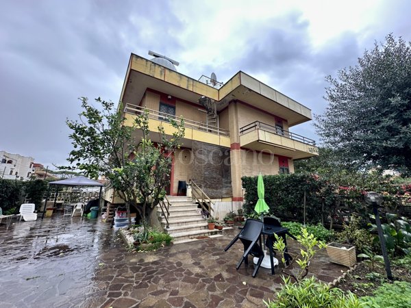 casa indipendente in vendita ad Anzio in zona Mare