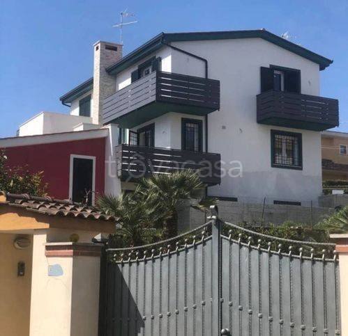 casa indipendente in vendita ad Anzio in zona Marechiaro