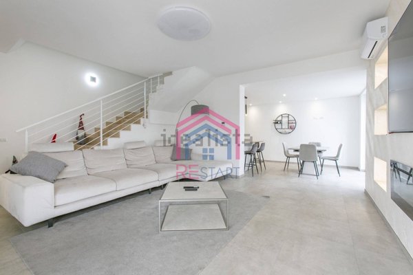 casa indipendente in vendita ad Anzio in zona Villa Claudia