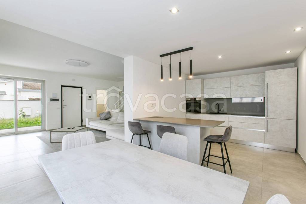 casa indipendente in vendita ad Anzio in zona Villa Claudia