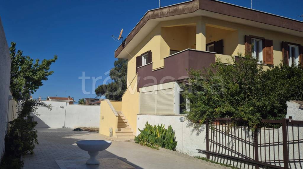casa indipendente in vendita ad Anzio in zona Mare
