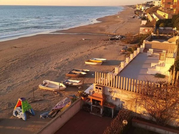 casa indipendente in vendita ad Anzio in zona Villa Claudia