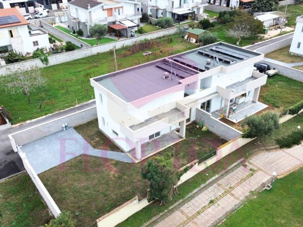 casa indipendente in vendita ad Anzio