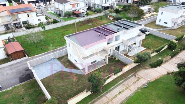 casa indipendente in vendita ad Anzio
