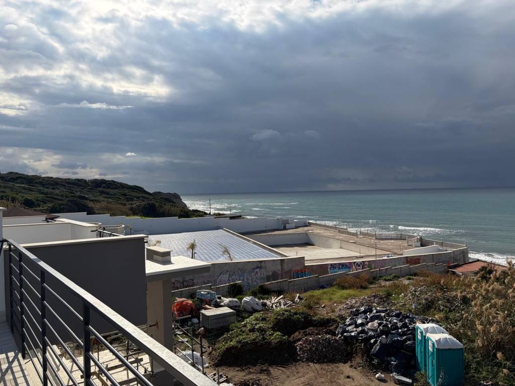 appartamento in vendita ad Anzio in zona Mare