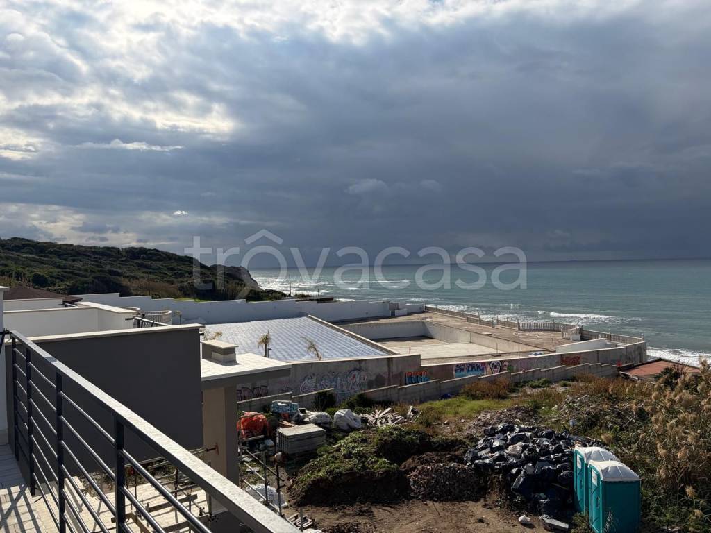 appartamento in vendita ad Anzio in zona Mare