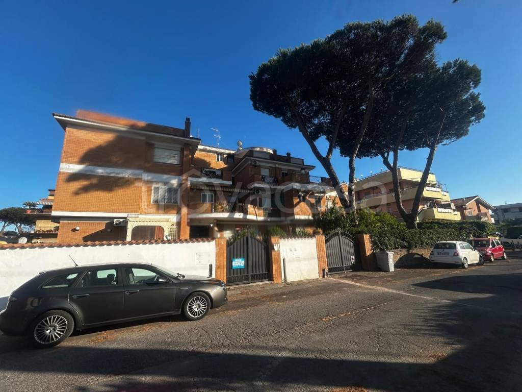 appartamento in vendita ad Anzio in zona Mare