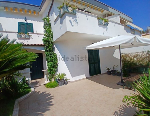 casa indipendente in vendita ad Anzio in zona Villa Claudia