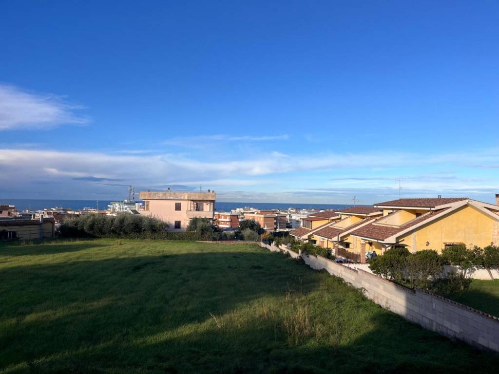 casa indipendente in vendita ad Anzio in zona Anzio Colonia