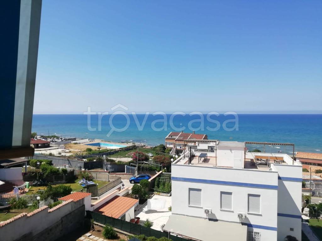 appartamento in vendita ad Anzio in zona Mare