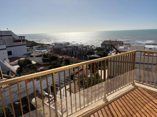 appartamento in vendita ad Anzio in zona Mare