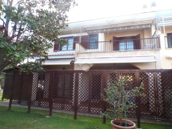 casa indipendente in vendita ad Anzio in zona Mare