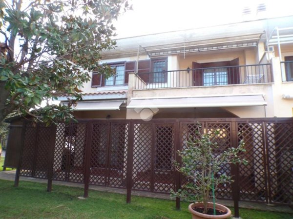 casa indipendente in vendita ad Anzio in zona Mare