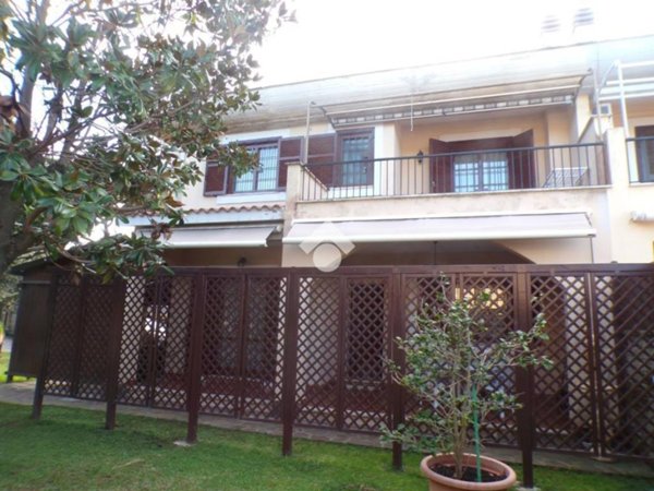 appartamento in vendita ad Anzio in zona Mare