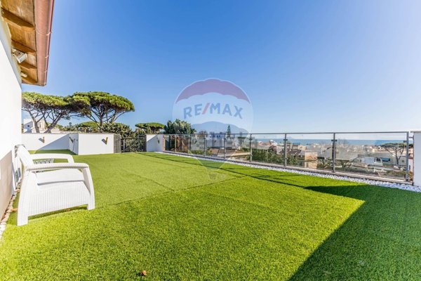 appartamento in vendita ad Anzio in zona Mare