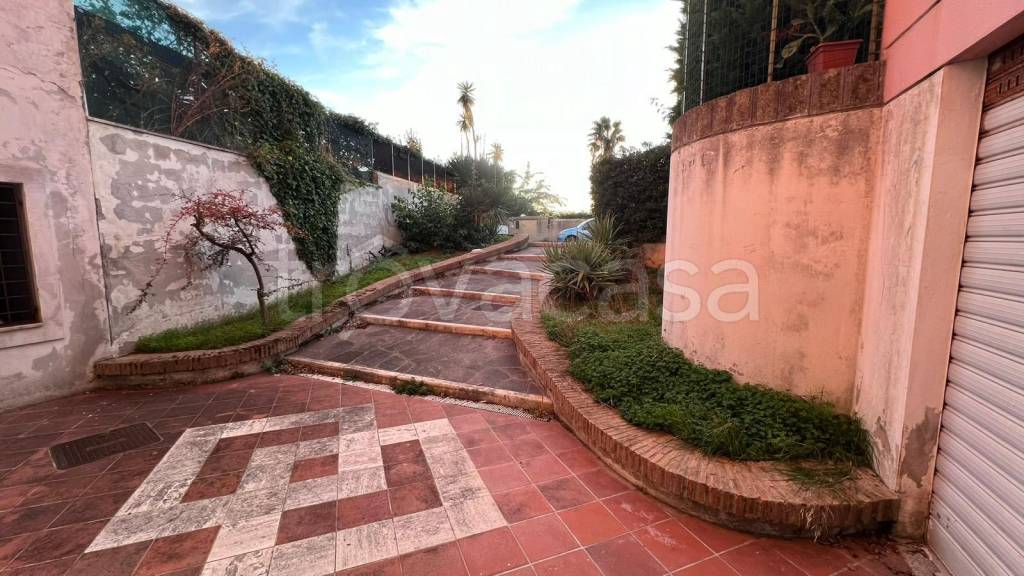 casa indipendente in vendita ad Anzio in zona Villa Claudia