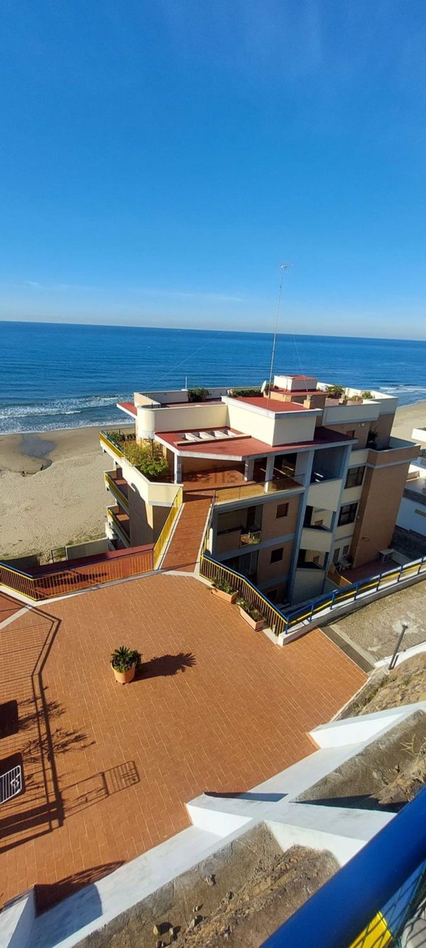 appartamento in vendita ad Anzio in zona Mare