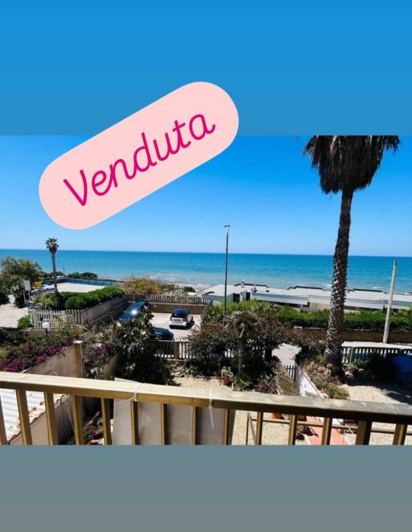 appartamento in vendita ad Anzio in zona Mare
