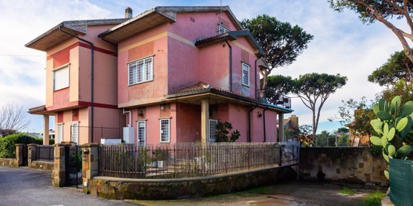 casa indipendente in vendita ad Anzio in zona Villa Claudia