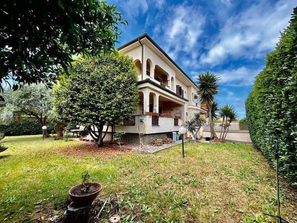 casa indipendente in vendita ad Anzio