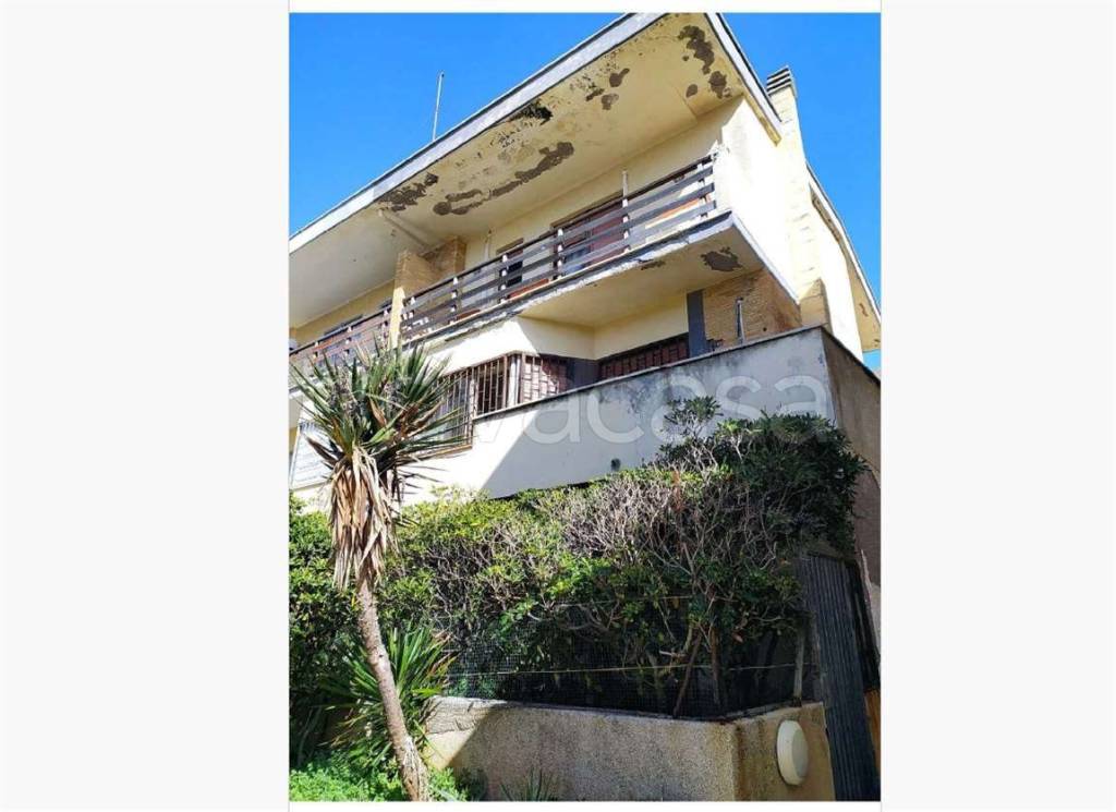 casa indipendente in vendita ad Anzio in zona Anzio Colonia