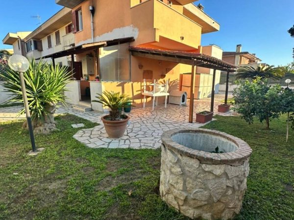 casa indipendente in vendita ad Anzio in zona Villa Claudia