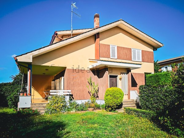casa indipendente in vendita ad Anzio