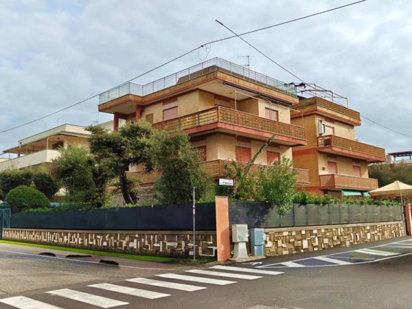 appartamento in vendita ad Anzio in zona Mare