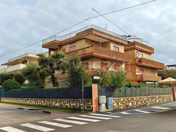 appartamento in vendita ad Anzio in zona Mare