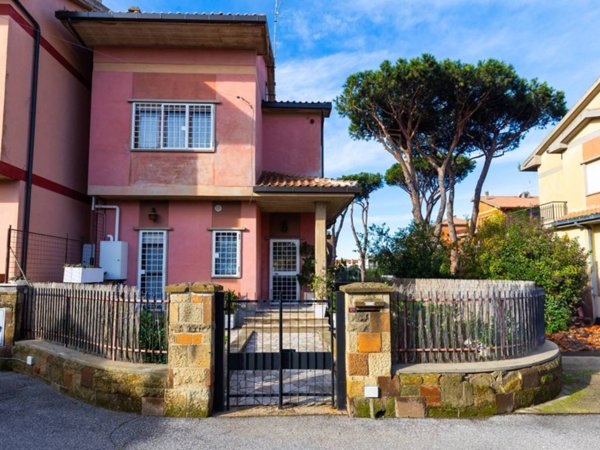 casa indipendente in vendita ad Anzio in zona Lido delle Sirene