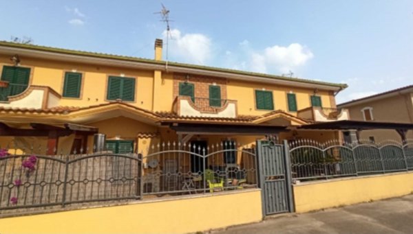 casa indipendente in vendita ad Anzio in zona Villa Claudia