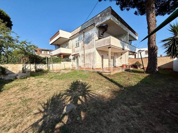 casa indipendente in vendita ad Anzio in zona Cincinnato