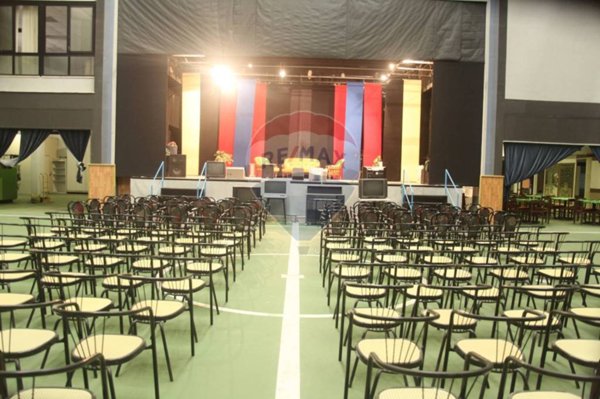 capannone in vendita ad Anzio in zona Stazione