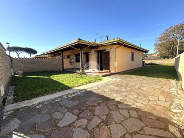 appartamento in vendita ad Anzio in zona Mare