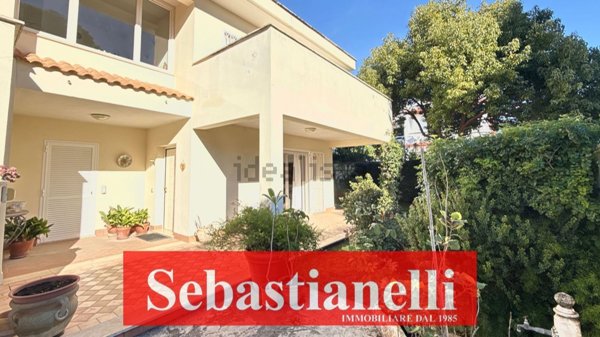 casa indipendente in vendita ad Anzio in zona Mare
