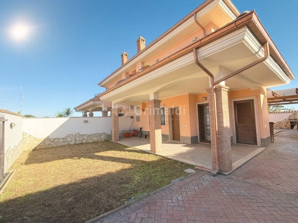 casa indipendente in vendita ad Anzio