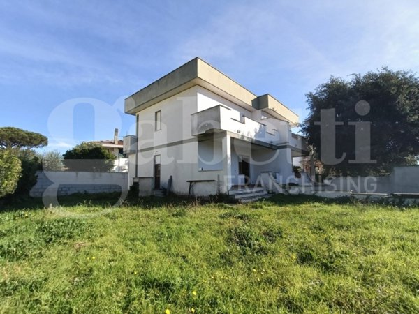 casa indipendente in vendita ad Anzio in zona Stazione
