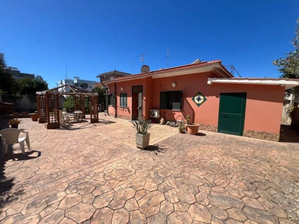 casa indipendente in vendita ad Anzio in zona Anzio Colonia