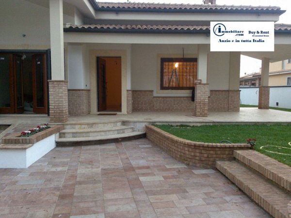 casa indipendente in vendita ad Anzio