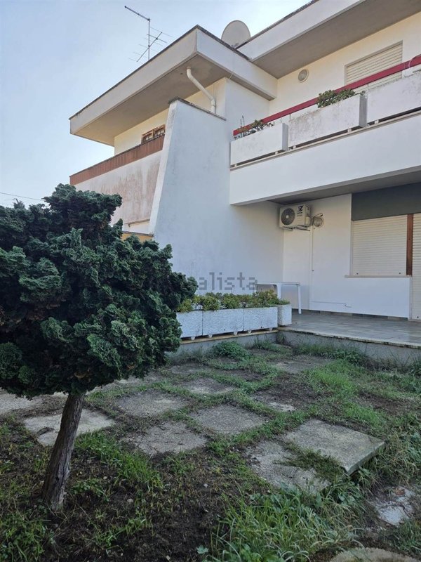 casa indipendente in vendita ad Anzio in zona Mare