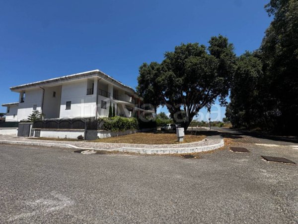 appartamento in vendita ad Anzio in zona Villa Claudia