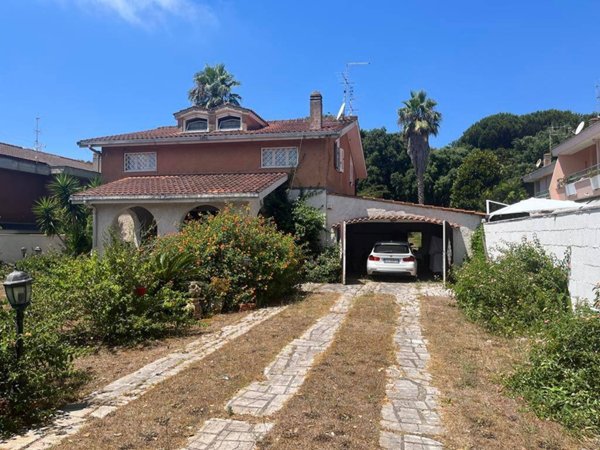 casa indipendente in vendita ad Anzio in zona Villa Claudia