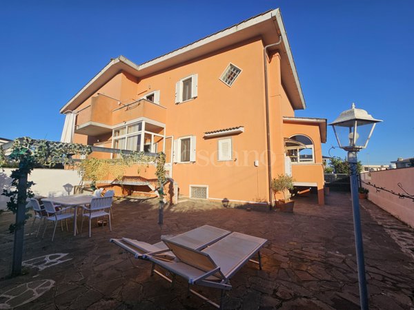 casa indipendente in vendita ad Anzio