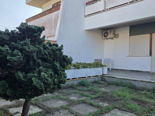 casa indipendente in vendita ad Anzio in zona Villa Claudia