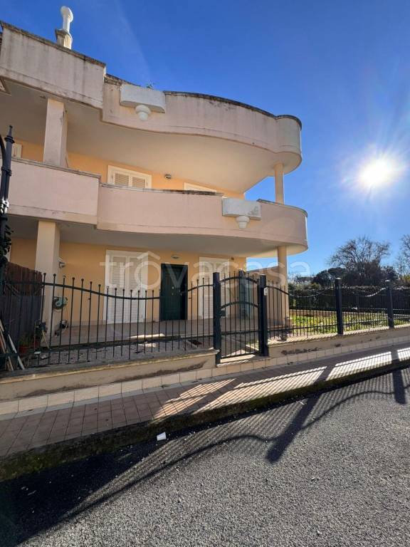 casa indipendente in vendita ad Anzio in zona Stazione