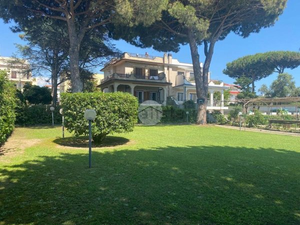 appartamento in vendita ad Anzio in zona Lido delle Sirene